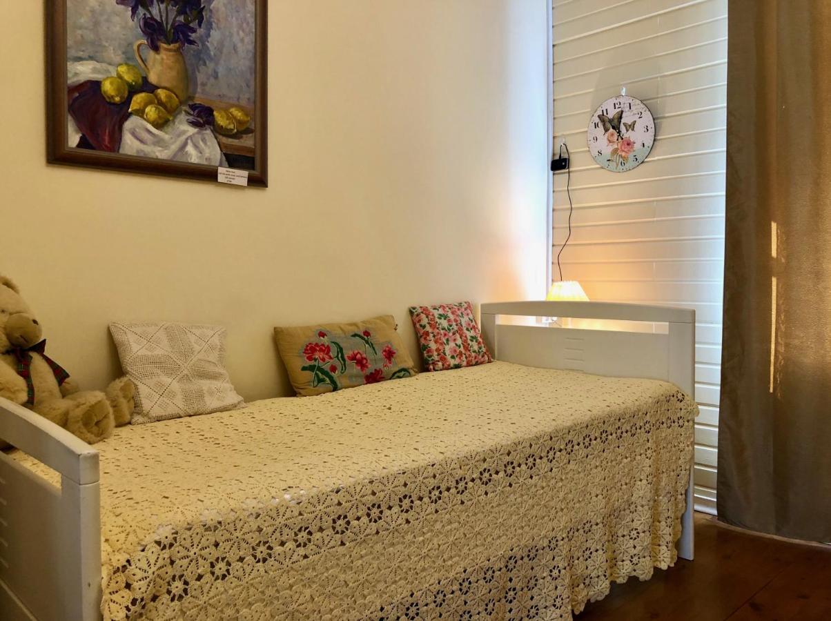 Guest House Nina Art ก็อตกา ภายนอก รูปภาพ