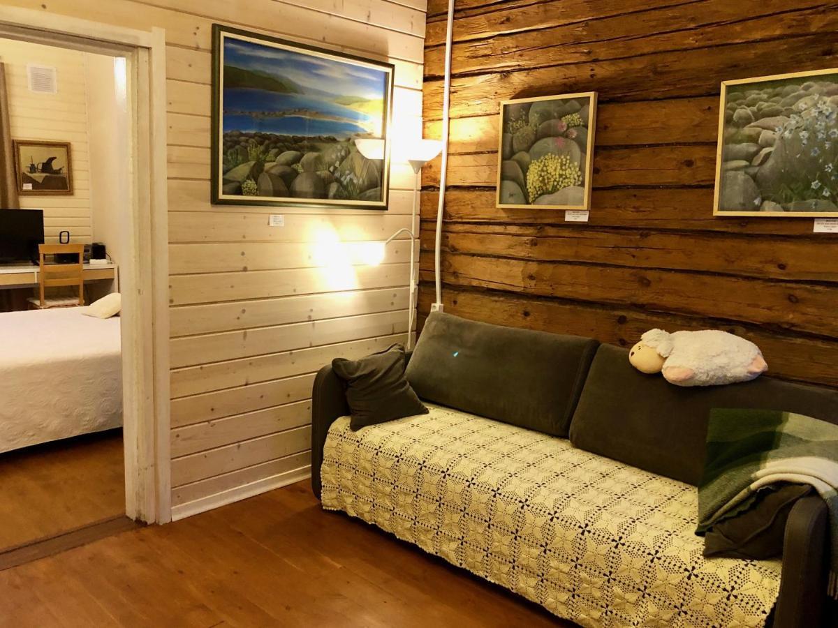 Guest House Nina Art ก็อตกา ภายนอก รูปภาพ