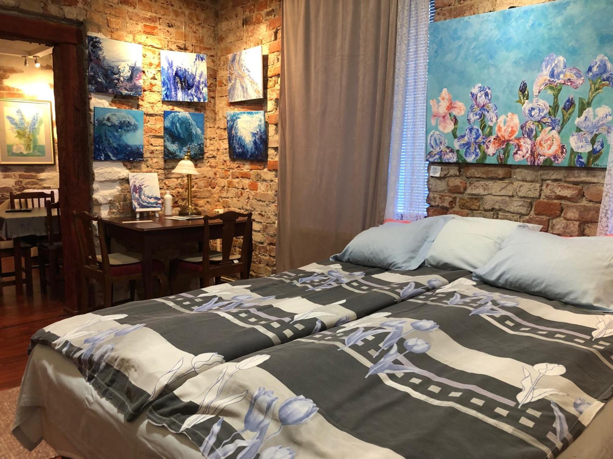 Guest House Nina Art ก็อตกา ภายนอก รูปภาพ